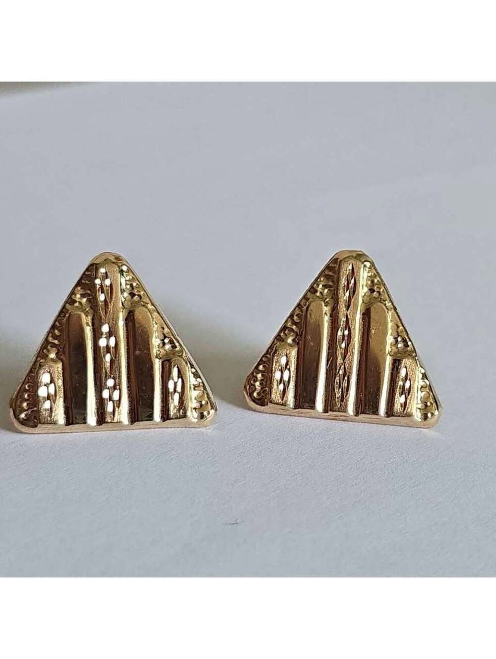 14K Yellow Gold Triangle style vintage Earrings